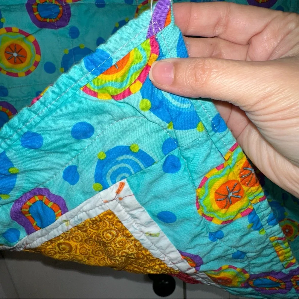 Handmade bright lap wall quilt block patchwork machine stitched, 30 X 40